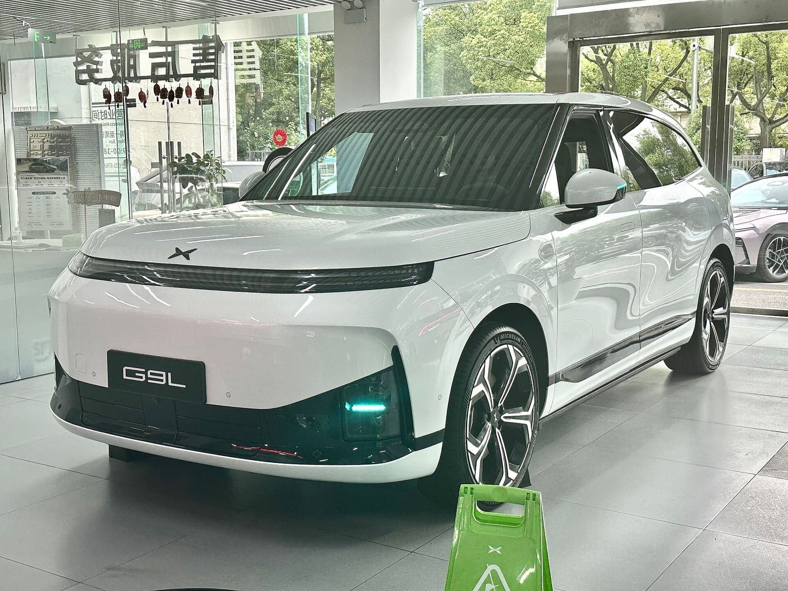 XPeng G9L